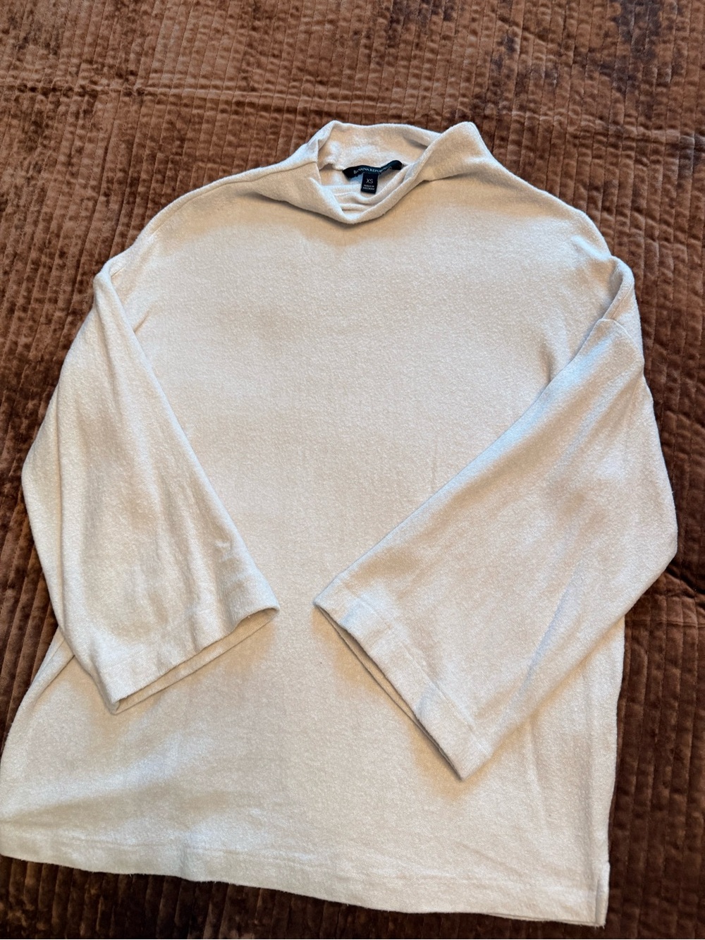Banana Republic Men's Cream Turtleneck Sweater